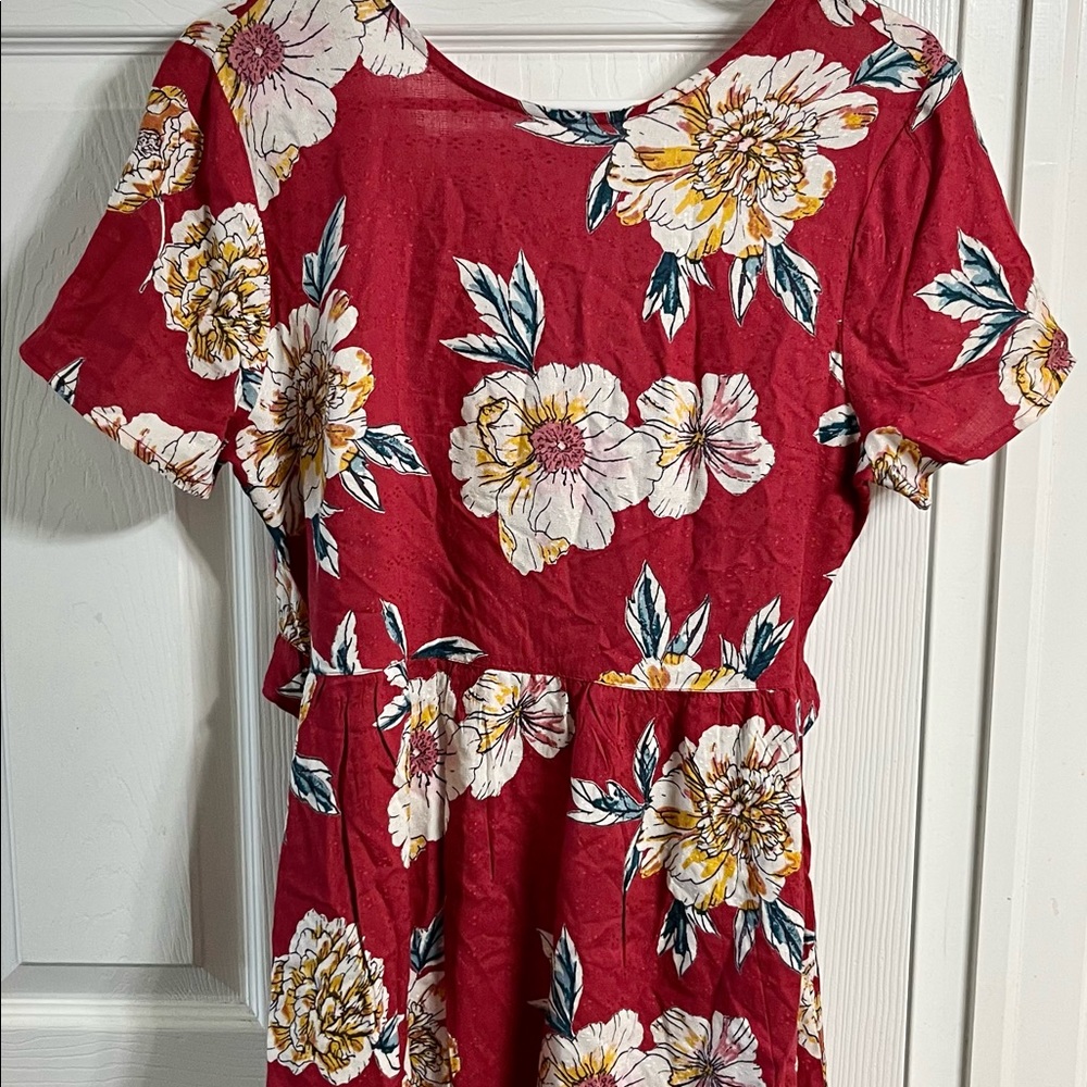 Medium Roxy Floral Dress with Peek-a-boo Back